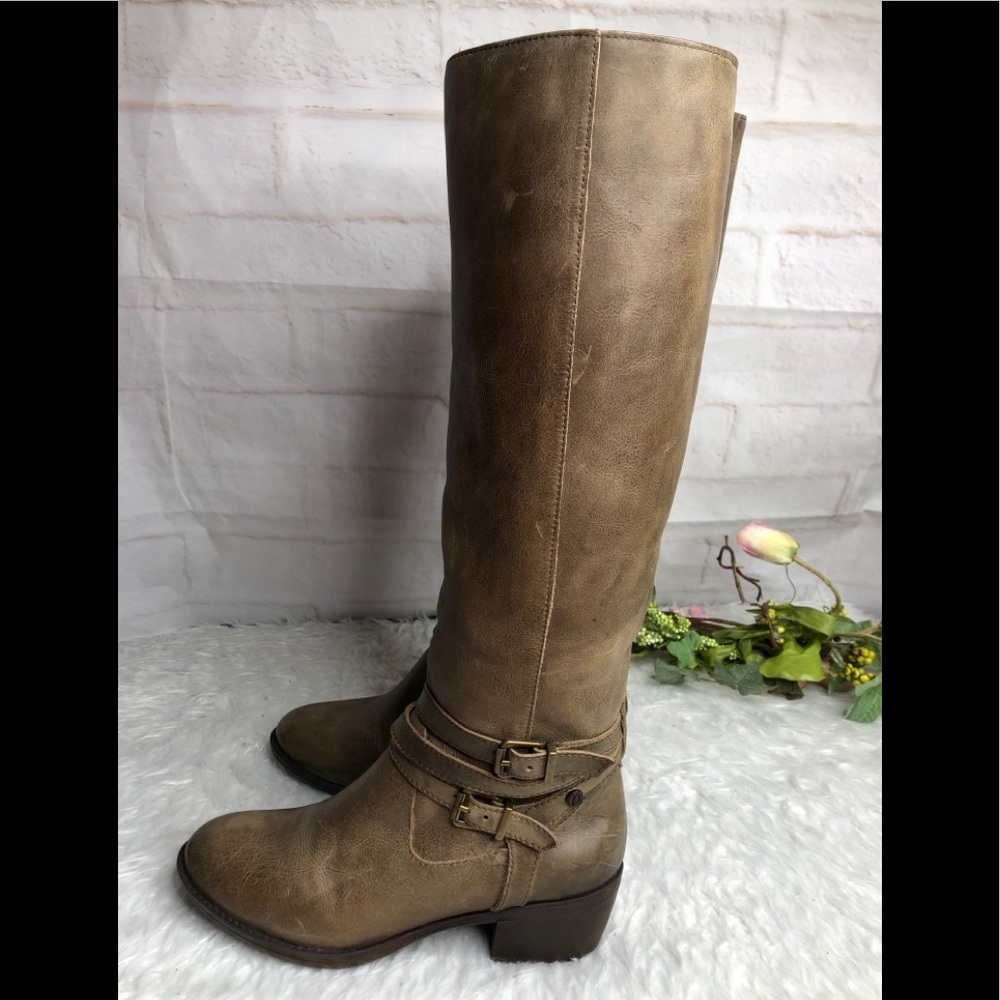 Nurture Greyson Distressed leather boots size 7M